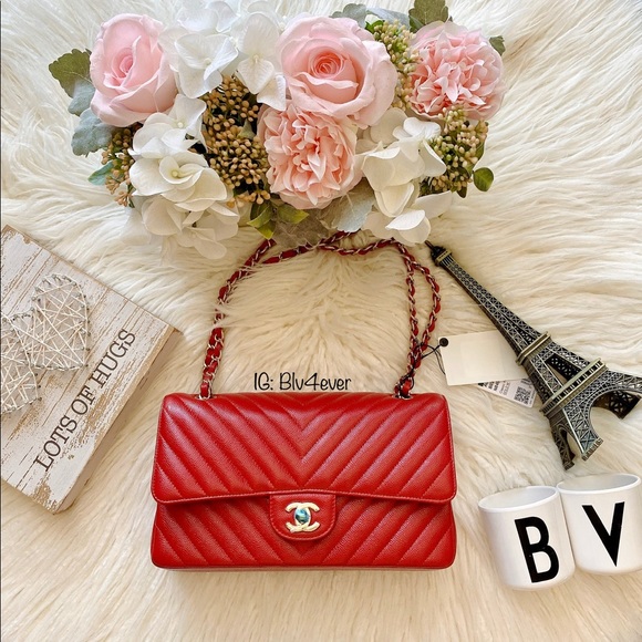 Chanel 20B Red Chevron Classic M/L LGHW - Picture 2 of 7
